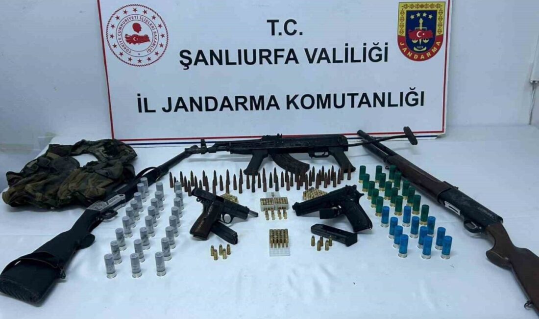 Birecik ve Suruç’taki operasyonda silah kaçakçılığına karşı 7 kişi gözaltına alındı, çok sayıda silah ve mühimmat ele geçirildi. Şanlıurfa’nın Birecik ve Suruç ilçelerinde yapılan silah kaçakçılığı operasyonunda 1