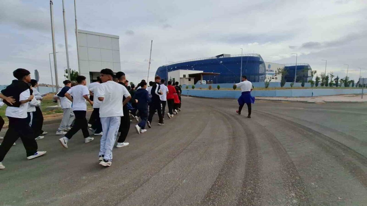 Şanlıurfa Spor Lisesi, "Spordan Bilime Koş" etkinliğiyle öğrencileri 2 kilometre