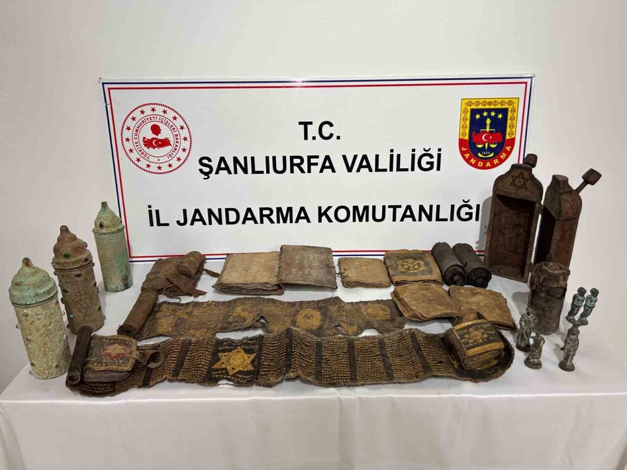 Şanlıurfa İl Jandarma Komutanlığı, Eyyübiye'de düzenlediği operasyonda tarihi eser niteliğinde