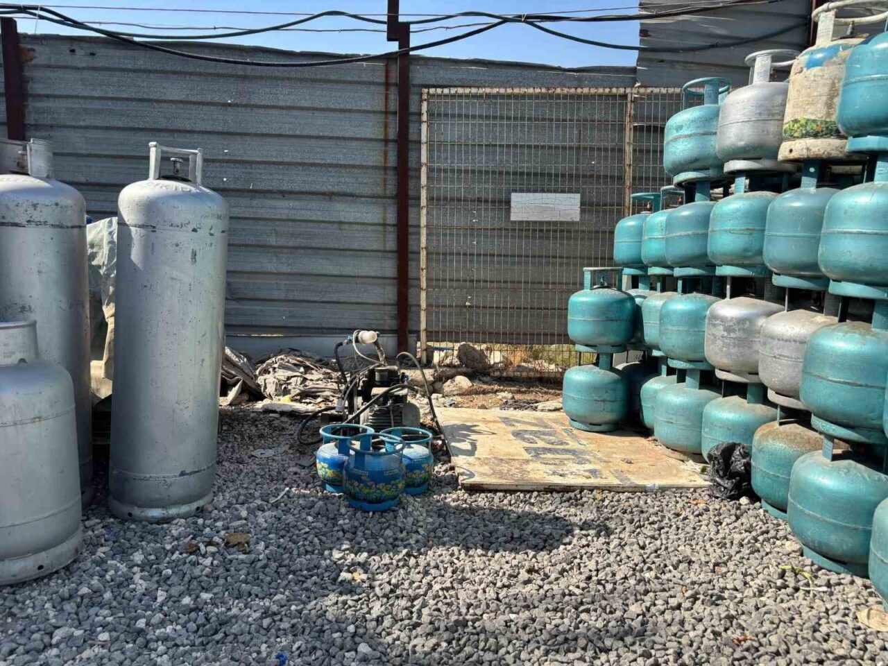 Şanlıurfa'da jandarma, usulsüz tüp dolumu ve satışı yapan bir adrese