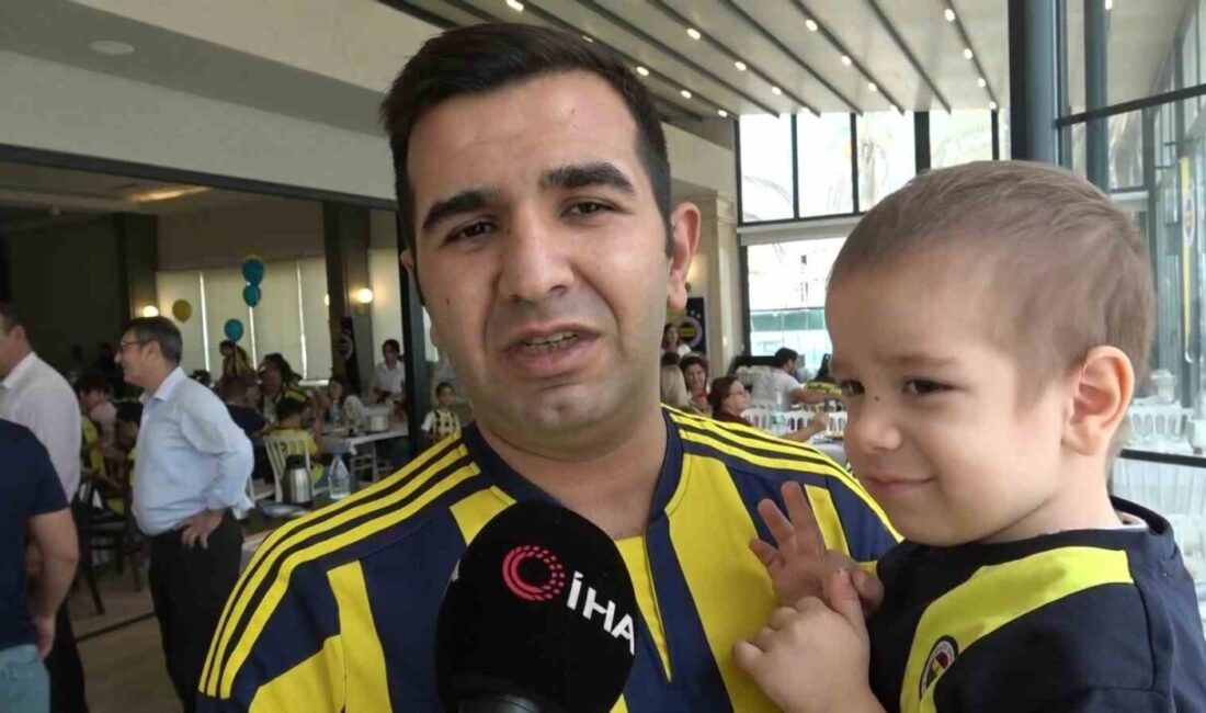 Hatay'da kanseri yenen 3.5 yaşındaki Fenerbahçeli Tamer Talha Oğuz için