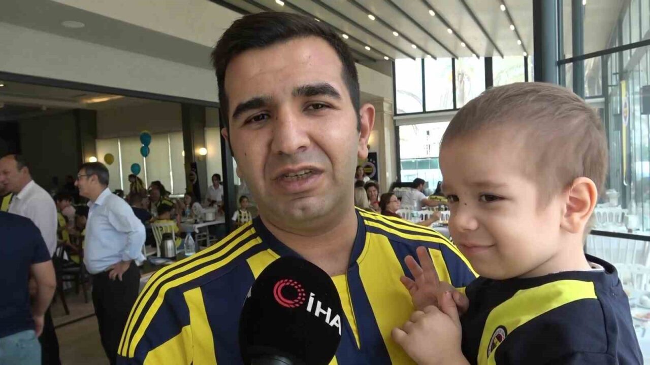 Hatay'da kanseri yenen 3.5 yaşındaki Fenerbahçeli Tamer Talha Oğuz için