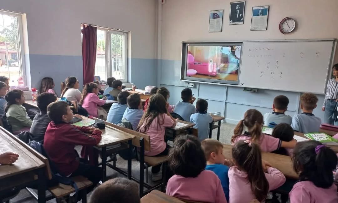 Manisa'nın Sarıgöl ilçesinde, İlçe Milli Eğitim Müdürlüğü ve İlçe Sağlık