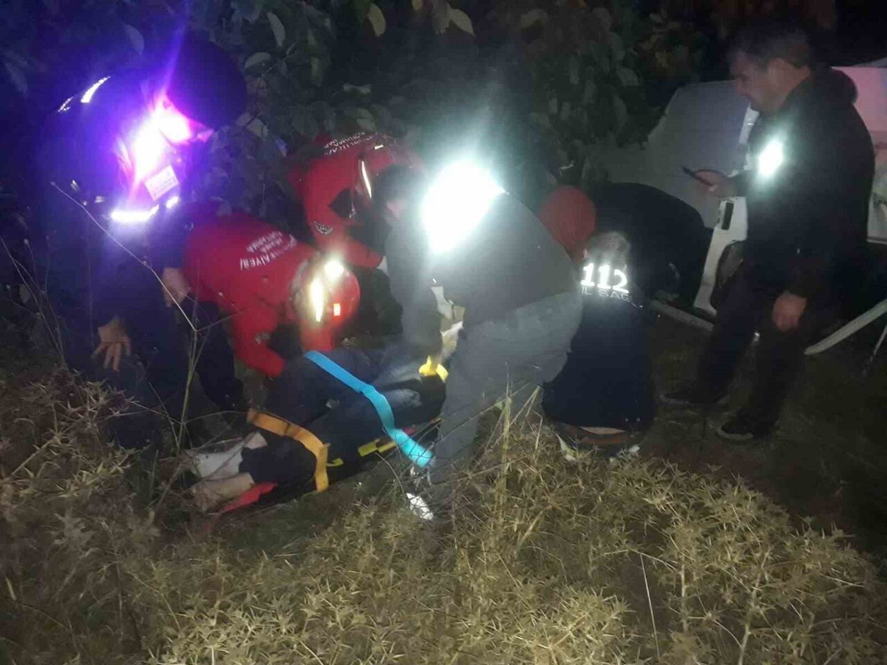 Balıkesir’in Savaştepe ilçesinde direksiyon hakimiyetini kaybeden sürücü, 10 AFB 050