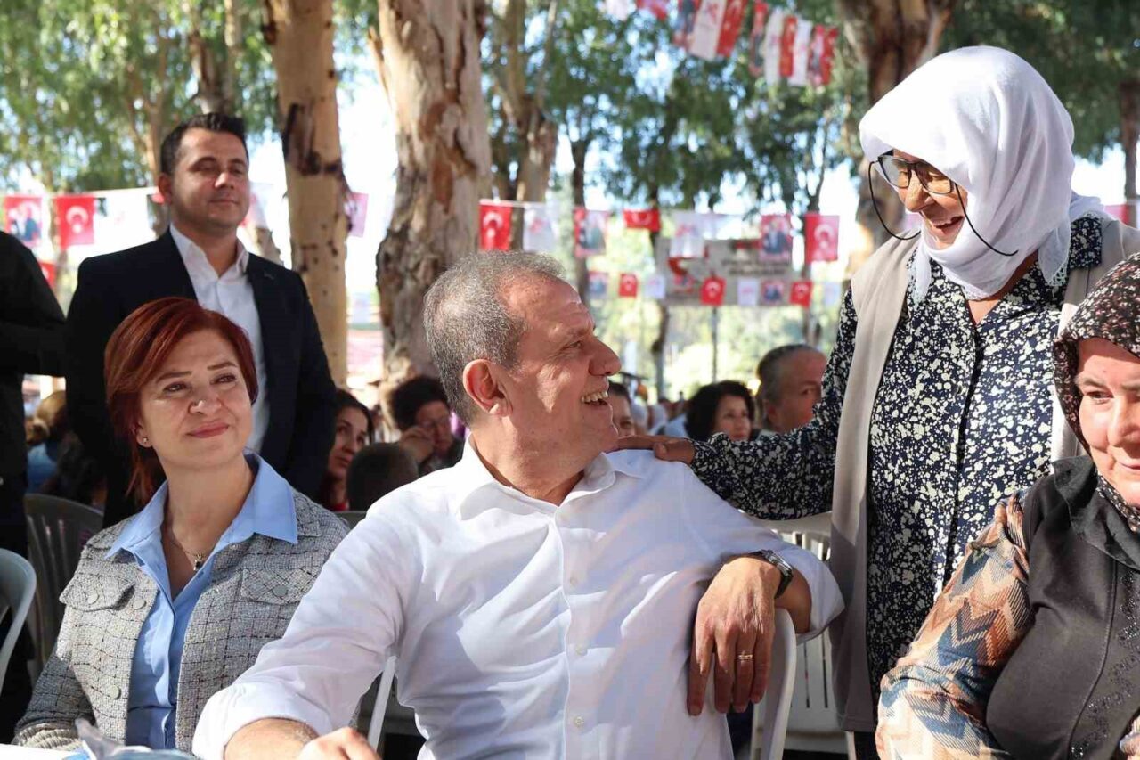 Mersin'de düzenlenen "Dünya Kadın Çiftçiler Günü" etkinliğinde, Mersin Büyükşehir Belediye