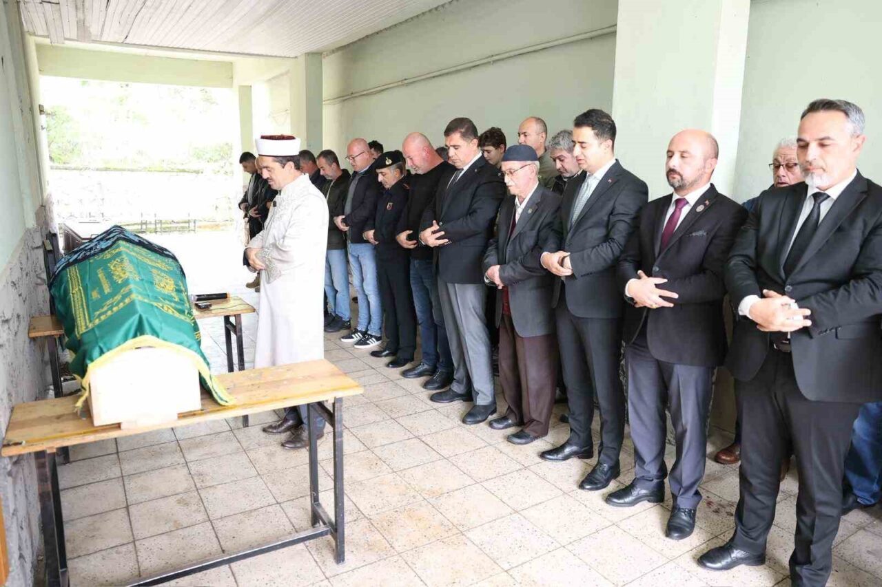 Hakkari'de 1994 yılında şehit düşen Jandarma Onbaşı Şehabettin Arslan'ın annesi