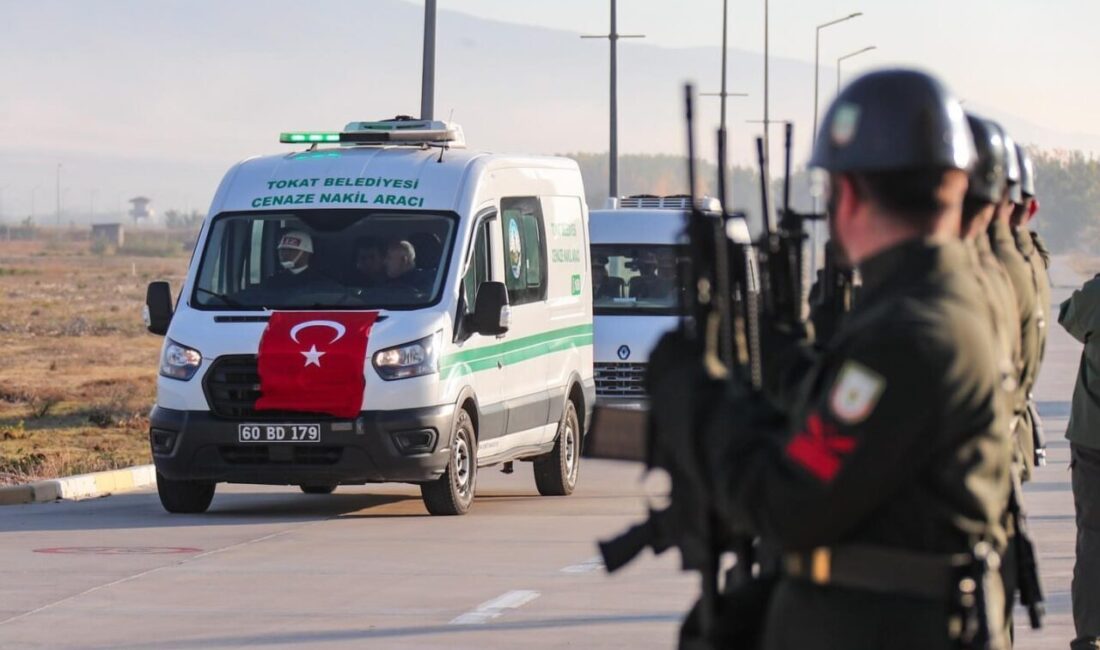 Şehit Piyade Er Eyüp Güner, Tokat’ta düzenlenen törenle memleketi Gaziantep’e dualarla uğurlandı Tokat'ta görev yapan Piyade Er Eyüp Güner, eğitim sırasında rahatsızlanarak