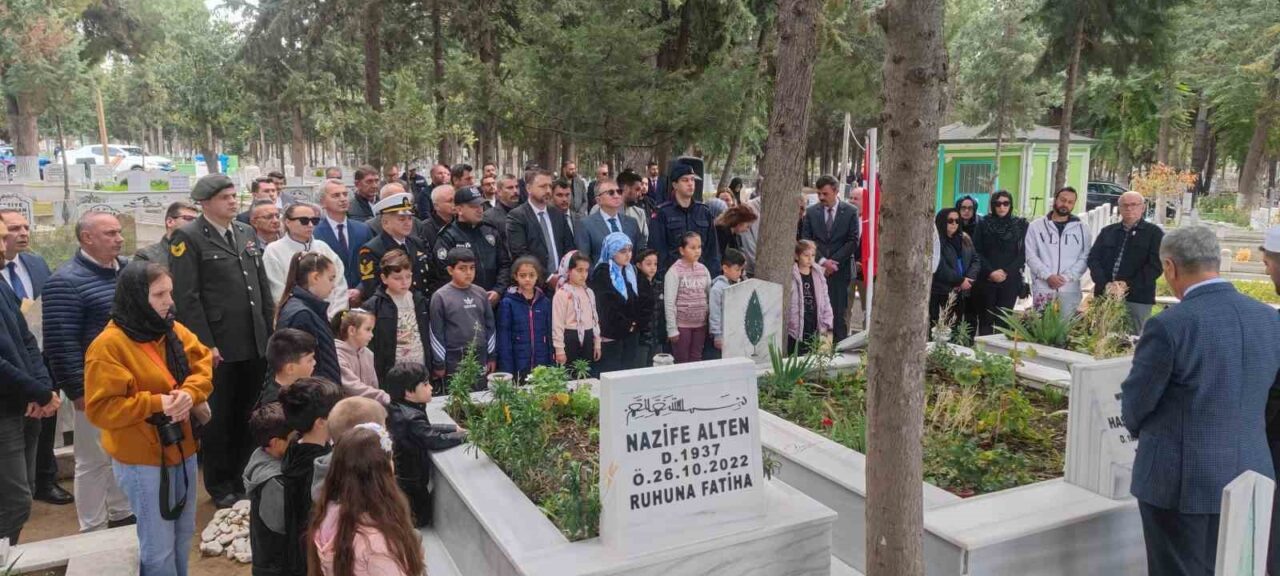 Şehit Öğretmen Neşe Alten ve Babası, 32. Yıl Dönümünde Anma Töreniyle Yad Edildi