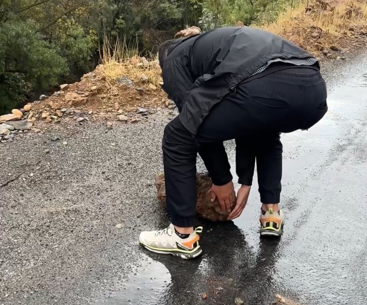 Hakkari’nin Şemdinli-Derecik karayolu üzerine düşen kaya parçaları, Yüksekova Ekoloji Kültürel