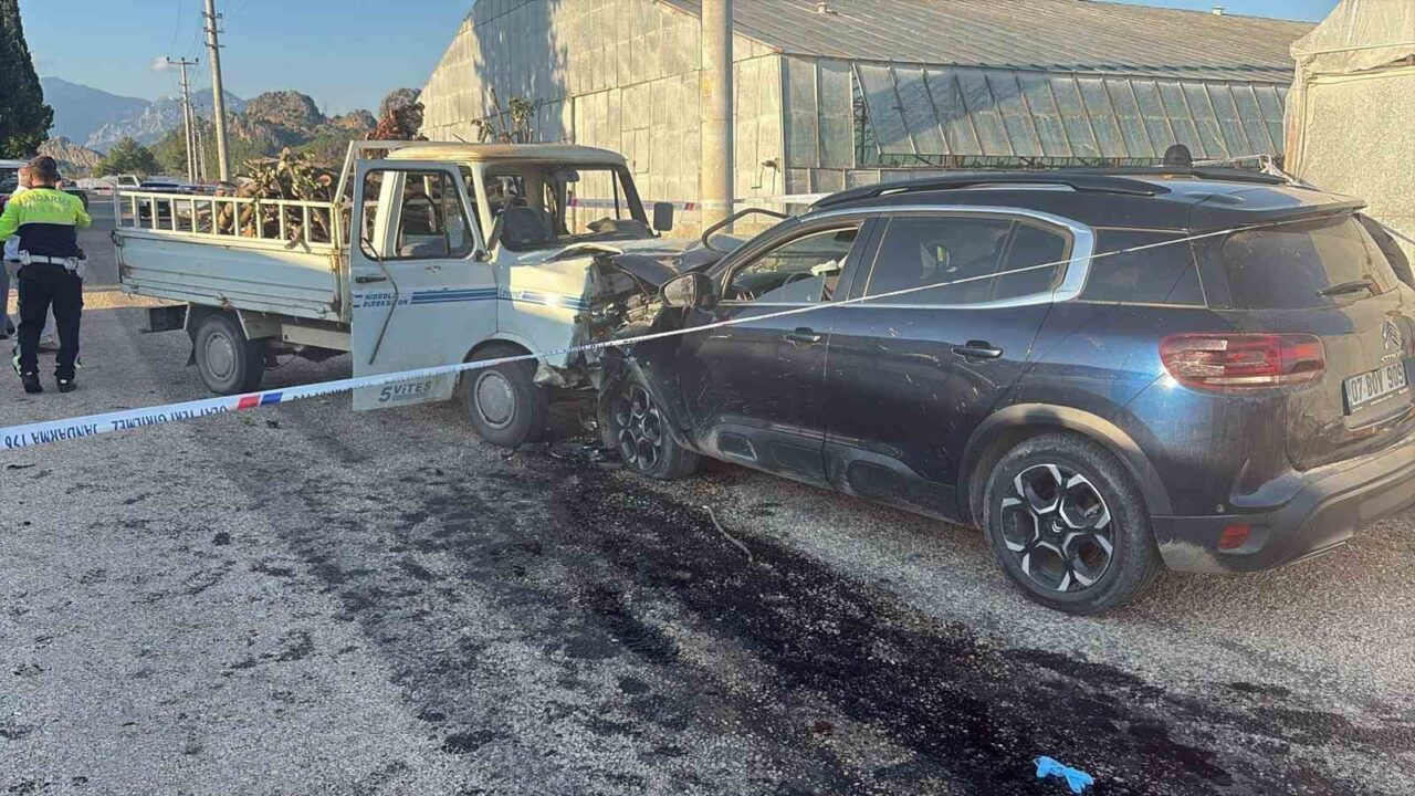 Antalya'nın Serik ilçesinde otomobil ve kamyonetin çarpıştığı kazada Mehmet T.