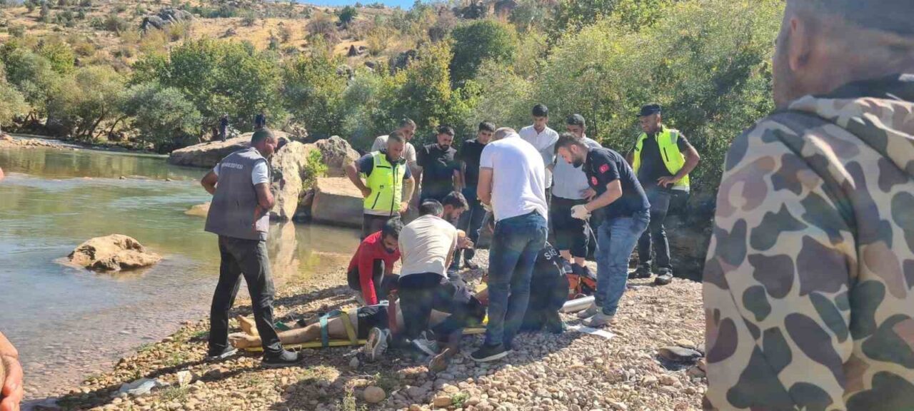 Siirt’in Eruh ilçesinde 17 yaşındaki Veysel Kaçar, arkadaşlarıyla girdiği Zarova