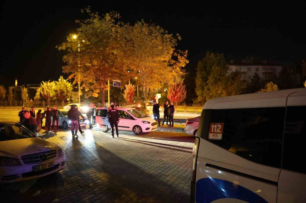 Nevşehir'de kamyonetin kasasında bulunan Şuayip Ş., seyir halindeyken dengesini kaybedip