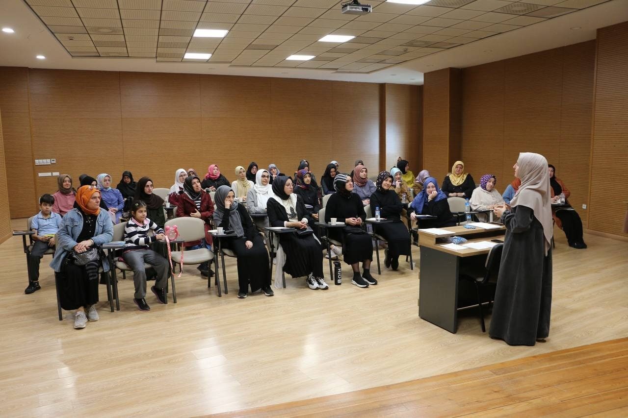 Sakarya Büyükşehir Belediyesi, Adapazarı'ndaki Sosyal Gelişim Merkezi'nde, "Manevi Farkındalık Atölyeleri"