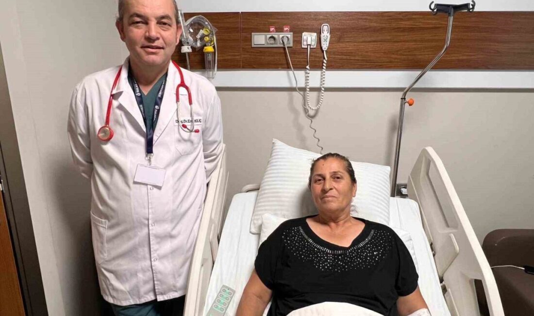 Kahramanmaraş’ta ani karın ağrısı ile hastaneye başvuran Hatice Akdeniz'in bağırsaklarında