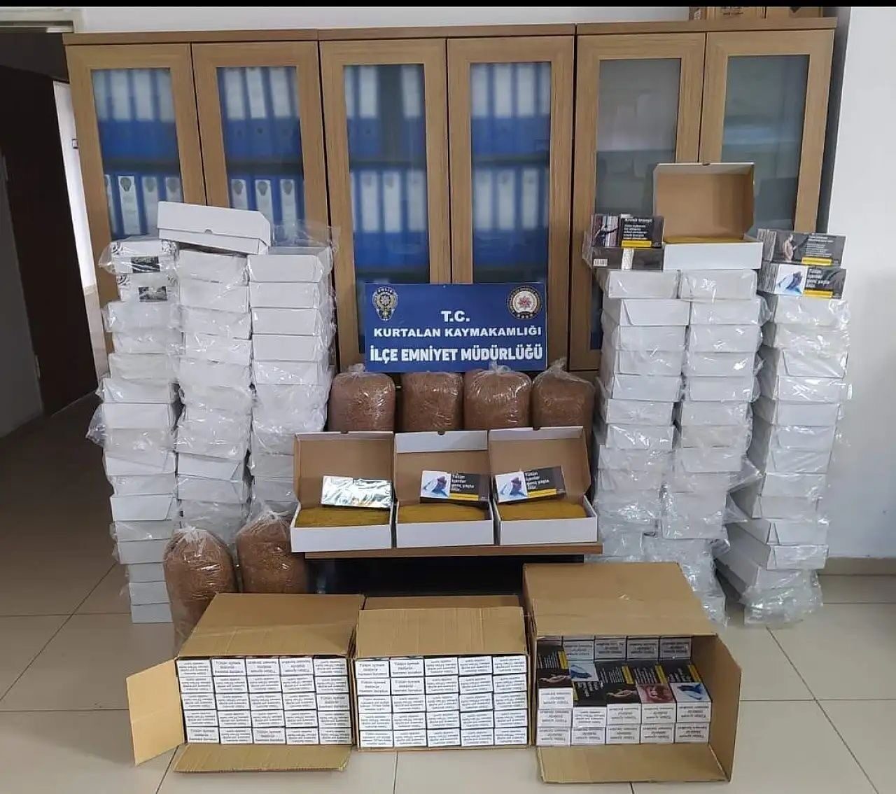 Siirt’in Kurtalan ilçesinde gerçekleştirilen operasyonda, 140,4 kilogram kaçak tütün ve