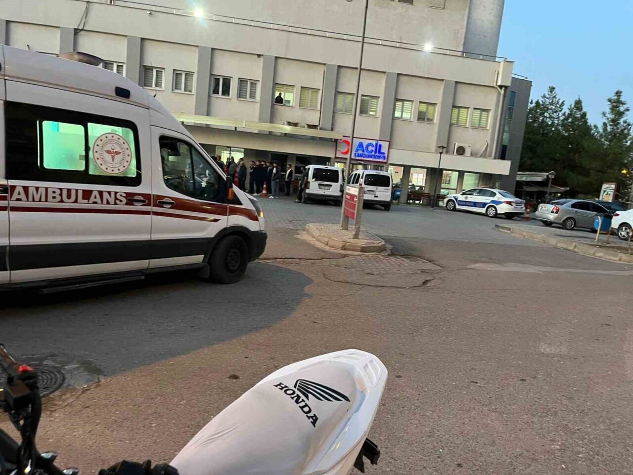 Siirt’in Kurtalan ilçesinde amca çocukları arasında bilinmeyen bir sebeple tartışma