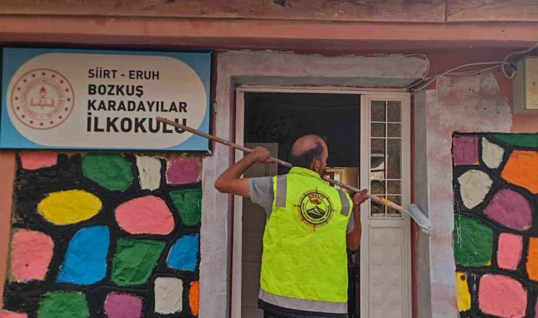 Siirt’in Eruh ilçesinde, Bozkuş Karadaylılar İlkokulu'nun duvarları, Eruh arama kurtarma
