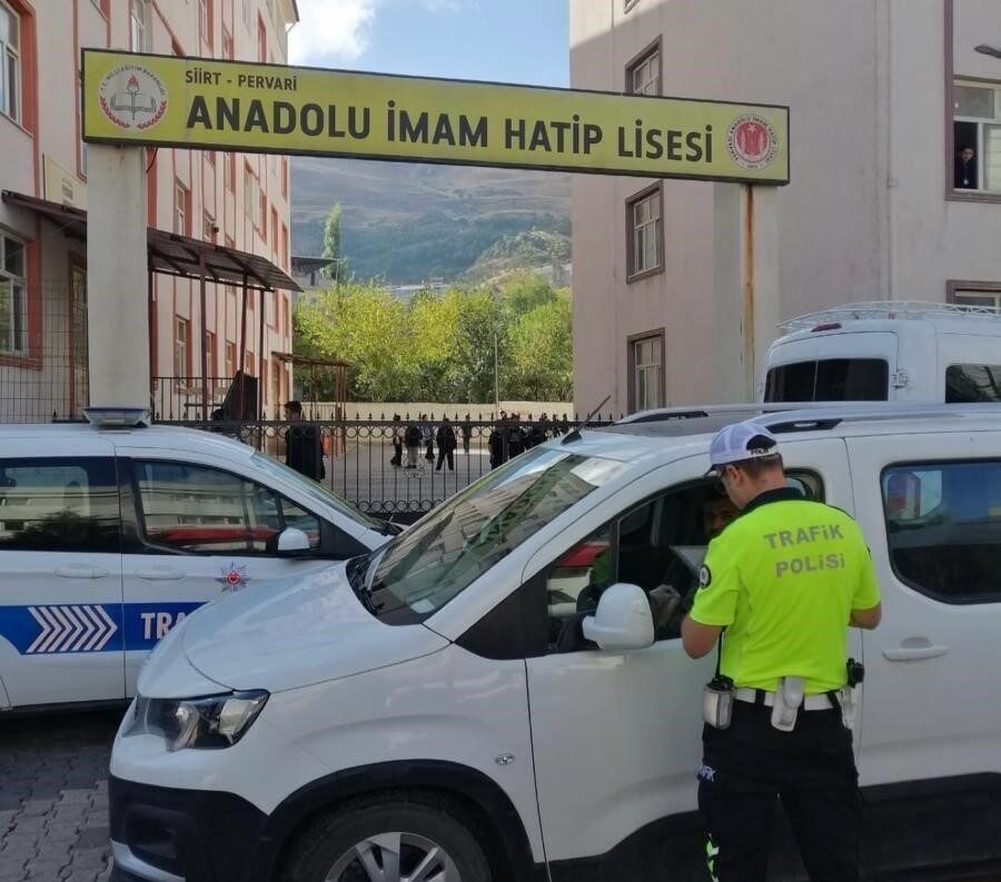 Siirt’te emniyet, jandarma ve zabıta ekipleri, çocuk ve gençlerin güvenliğini