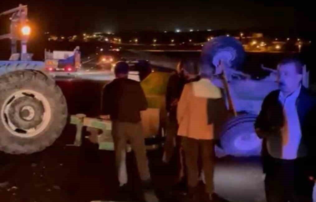 Siirt'in Kurtalan ilçesinde hafif ticari araç ile traktörün çarpışması sonucunda