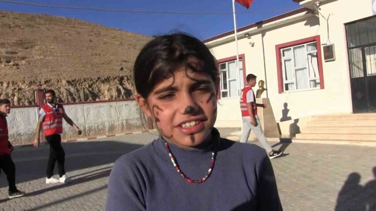 Siirt'teki Kışlacık İlkokulu'nda Türk Kızılay, "Nesiller Değişir, Hilale Adanmış Yürekler