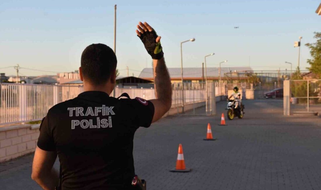 Siirt İl Emniyet Müdürlüğü, motosiklet kazalarını azaltmak için "Bir Kural,