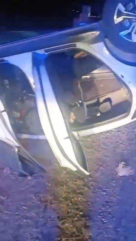 Siirt'te bir otomobil, sürücüsünün kontrolünü kaybetmesi sonucu takla atarak kaza