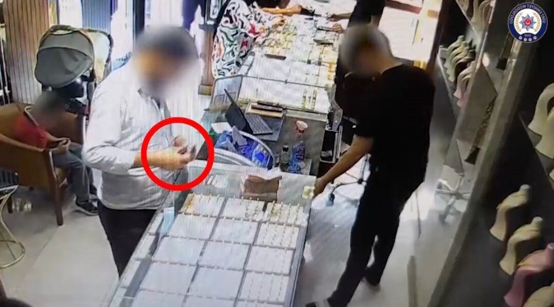 Siirt'te bir kuyumcuya sahte altın satmaya çalışan S.İ., B.S. ve