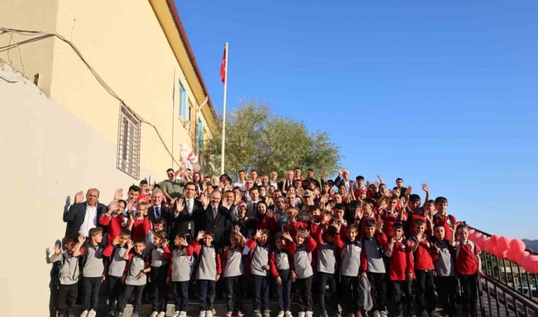 Siirt'in Eruh ilçesindeki Dağdöşü köyünde, kırsal öğrencilerin bilgiye erişimini artırmak