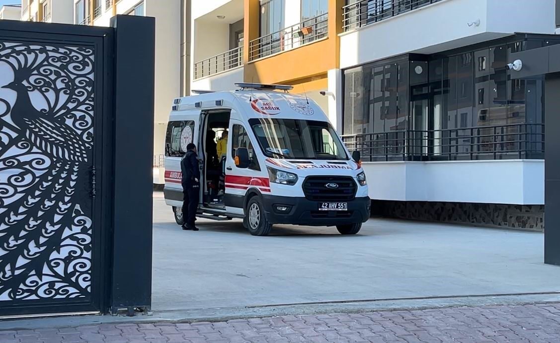 Konya’da Silahla Oynayan Kişi Kazara Yaralandı