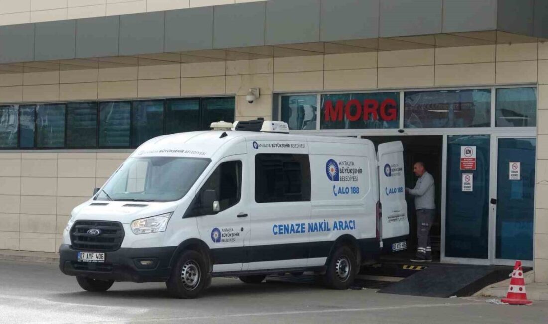 Antalya'nın Serik ilçesinde bir emlak ofisinde sabah saatlerinde yaşanan silahlı