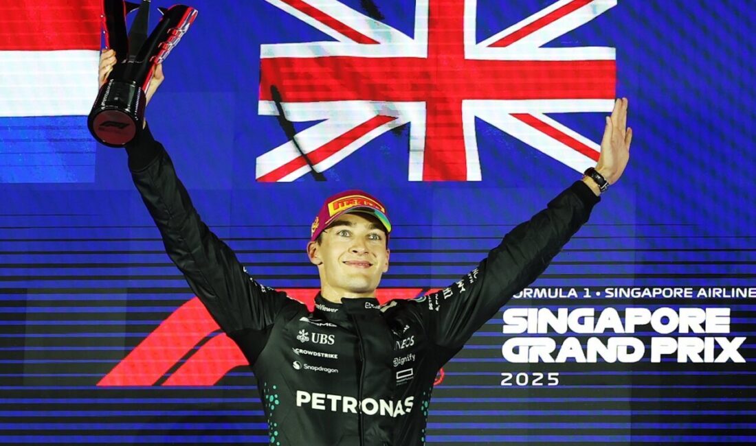 Formula 1'daki Singapur Grand Prix'sini, Mercedes'in pilotu George Russell 1:40:22.367