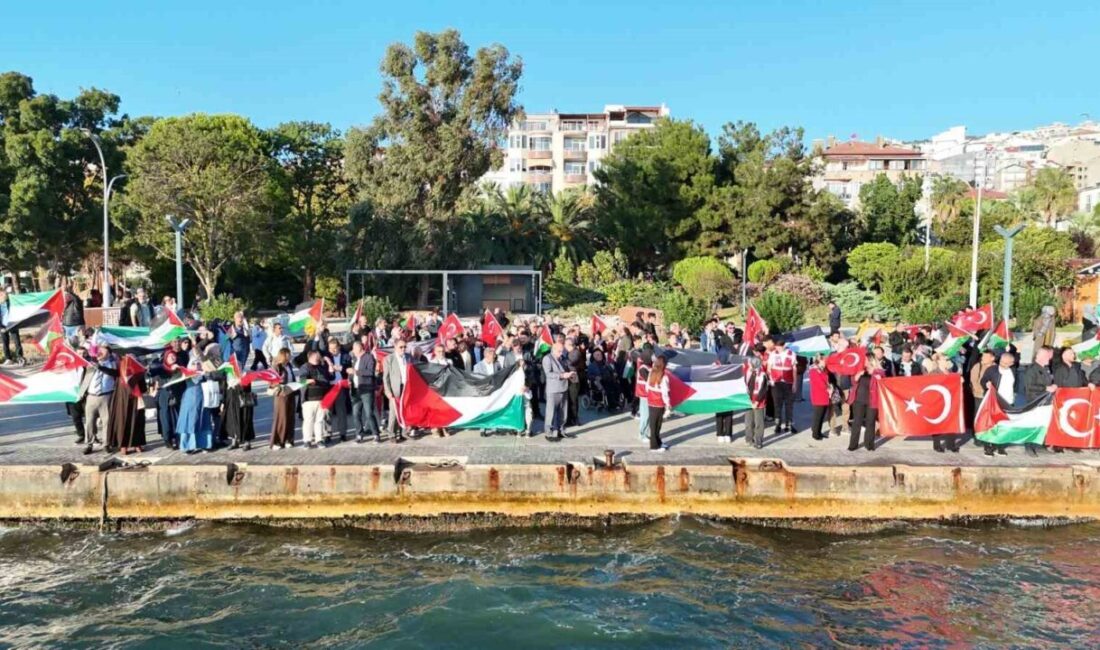 Sinop'ta, Filistin'e destek için teknelerle kortej düzenlendi. "Kararlıyız, Sumud’un Yanındayız"