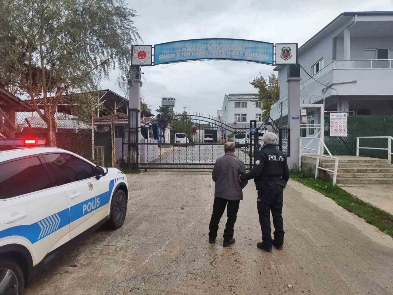 Sinop’ta gerçekleştirilen operasyonda, fuhşa aracılık yapan bir kişi gözaltına alındı.