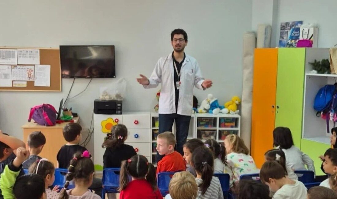 Sinop’ta “Sağlıklı Çocuk, Sağlıklı Gelecek” Programı Kapsamında Anaokulu Öğrencilerine Bilgilendirme Etkinliği Düzenlendi Sinop İl Sağlık Müdürlüğü, Ada Anaokulu'nda "Sağlıklı Çocuk, Sağlıklı Gelecek"