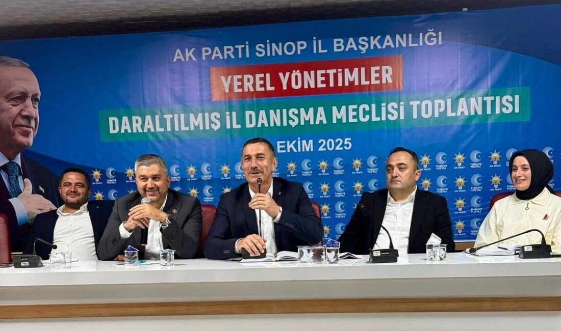 AK Parti Sinop İl Başkanı Yakup Üçüncüoğlu başkanlığında düzenlenen Danışma