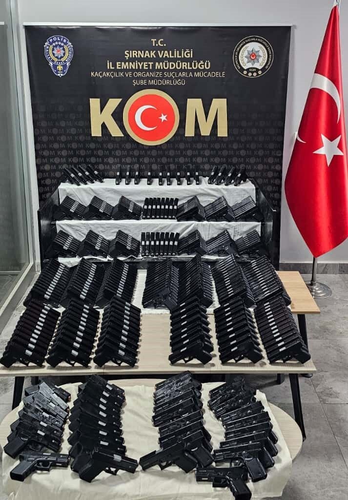 Şırnak'ta düzenlenen operasyonda, güvenlik güçleri 500 adet atışa hazır tabanca