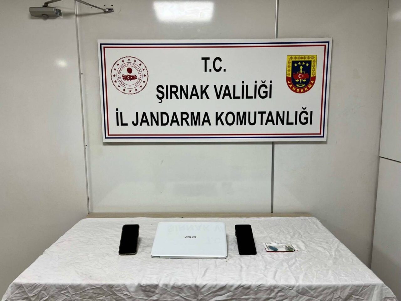 Şırnak'ın Silopi ilçesinde, Cumhuriyet başsavcısının adını kullanarak bir şüpheliden 5