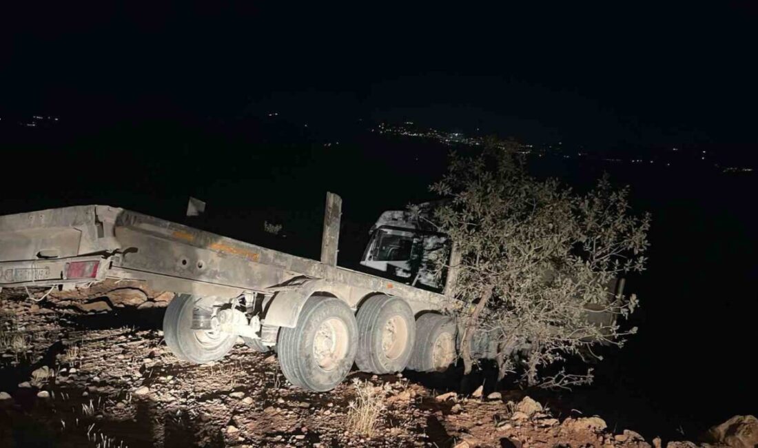 Şırnak'ta Kumçatı beldesinde meydana gelen trafik kazasında Mehmet Pözüt (40),