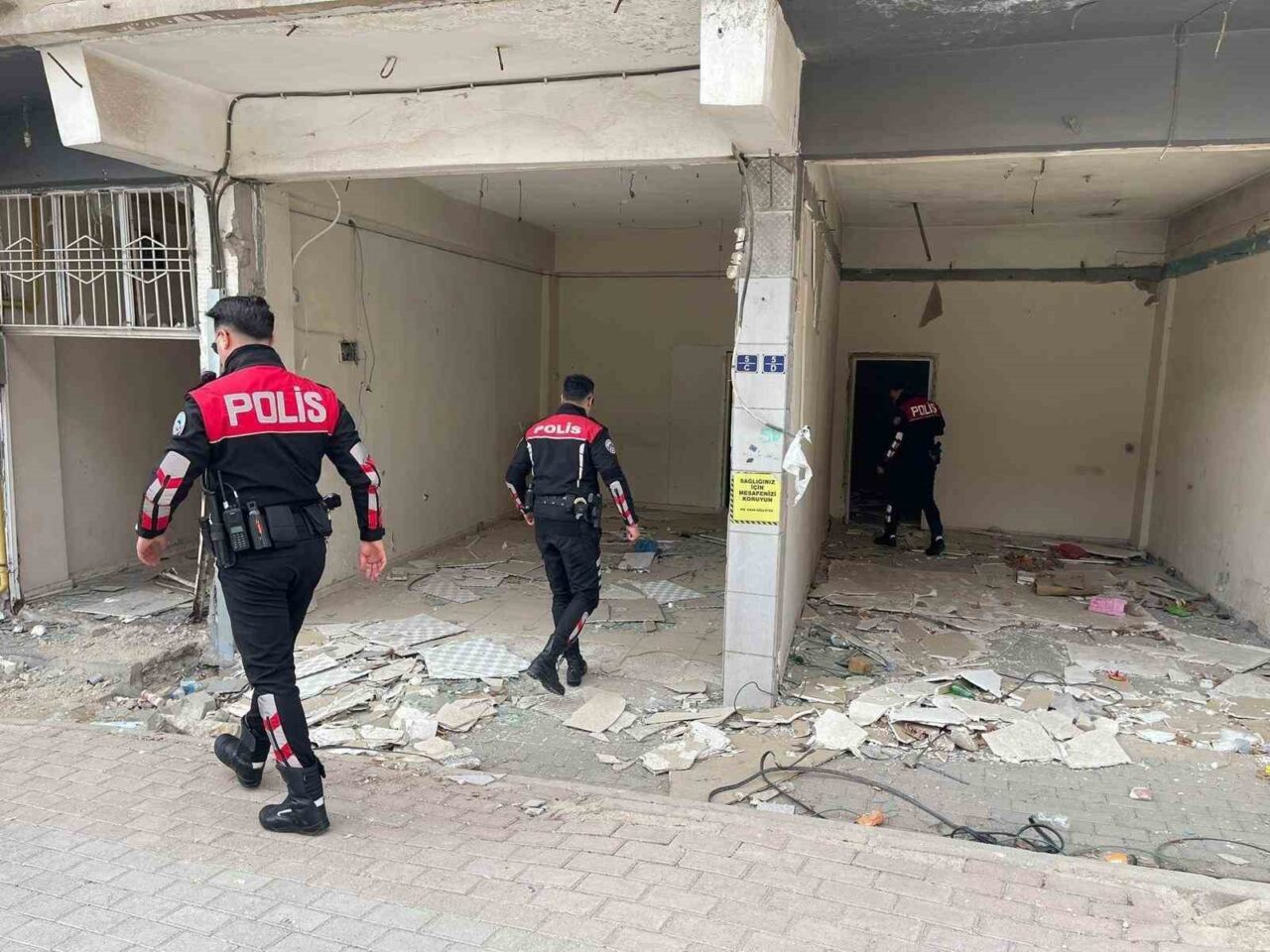 Şırnak'ta, emniyet birimleri uyuşturucu ile mücadele kapsamında merkez, Cizre ve