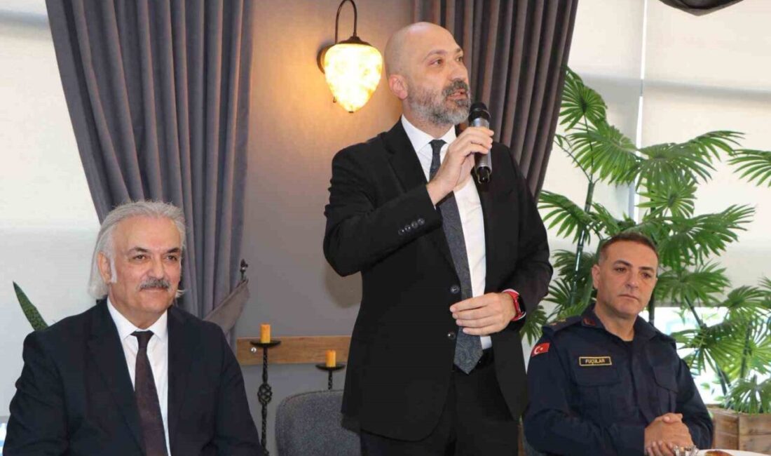 Söke Belediyesi, 19 Ekim Muhtarlar Günü kapsamında mahalle muhtarlarıyla kahvaltılı