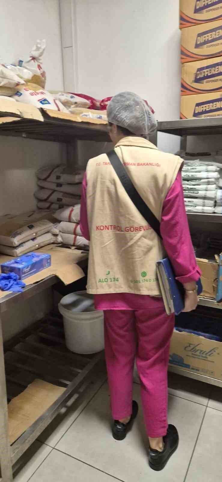 Aydın’ın Söke ilçesinde gıda güvenliğini sağlamak amacıyla denetimler devam ediyor.