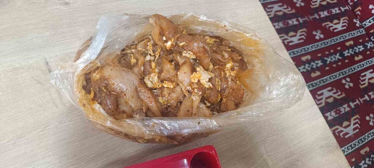 Diyarbakır Büyükşehir Belediyesi, gıda denetimleri sırasında son kullanma tarihi geçmiş