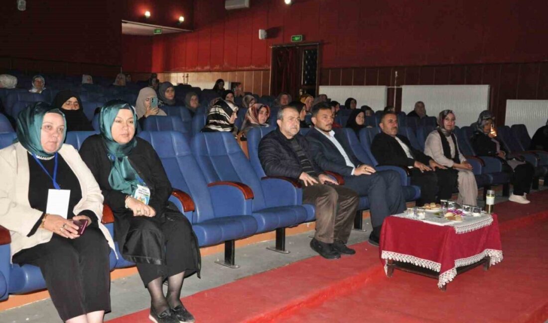 Sorgun’da “Aile” Temalı Konferansta Bayanlar Bir Araya Geldi Yozgat'ın Sorgun İlçesi'nde, Sorgun İlçe Müftülüğü ve Şefkateli İnsani Yardım