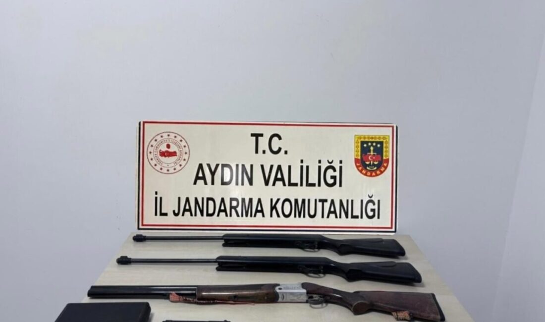 Söke’de Sosyal Medyada Silahlı Paylaşımlar Yapan Şahsın Evinde Çok Sayıda Silah Bulundu Aydın'ın Söke ilçesinde sosyal medyada silahlı fotoğraf paylaşan bir şahsın