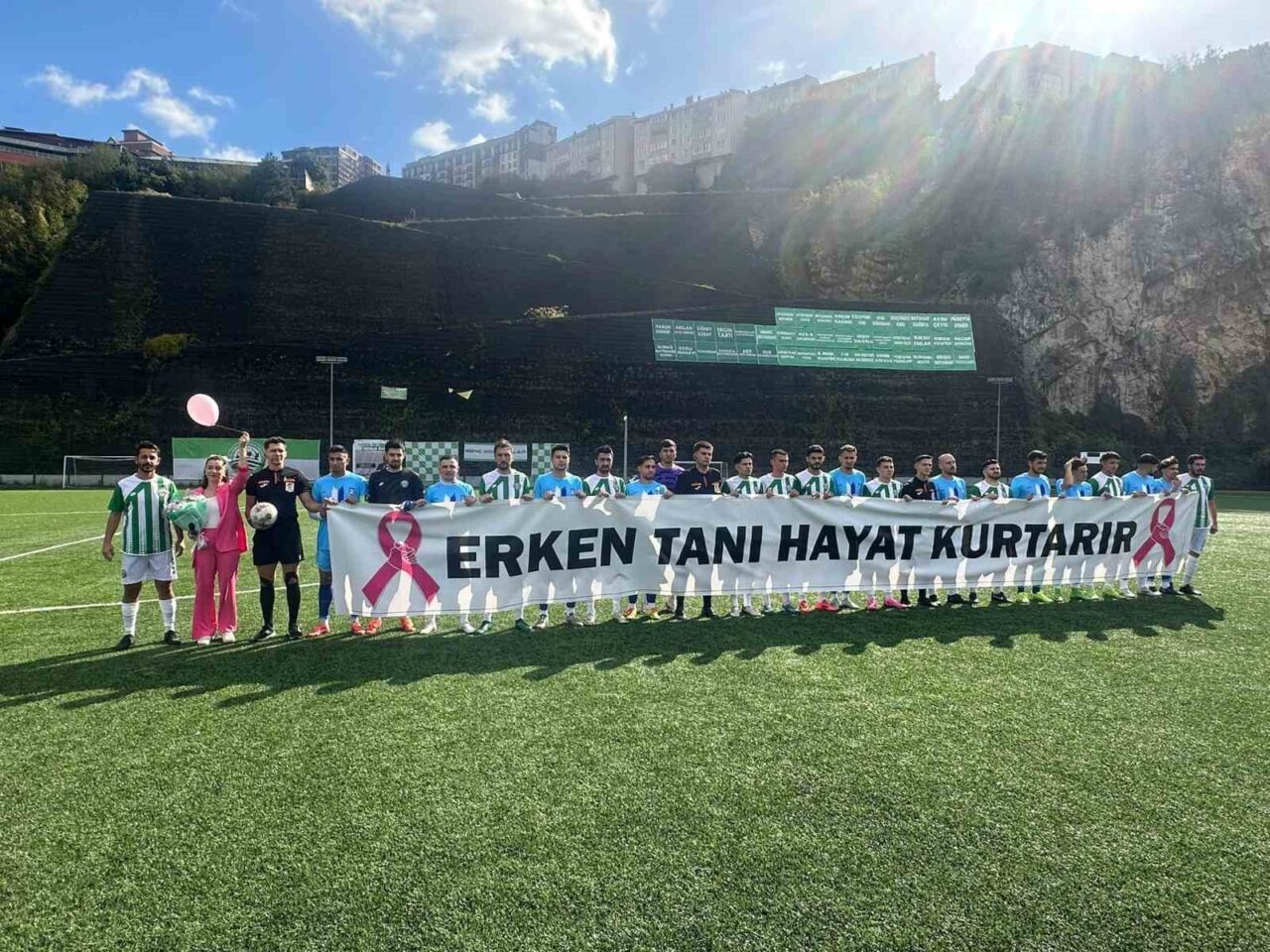 Zonguldak'ta Kozlu Belediyespor, sezon açılışında kanseri yenmiş Nilda Kadam için