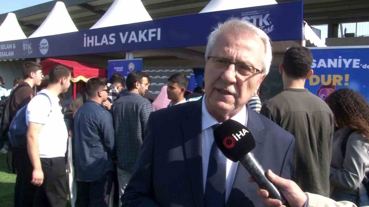 Küçükçekmece'de düzenlenen STK Fest'te İhlas Vakfı standı yoğun ilgiyle karşılandı.