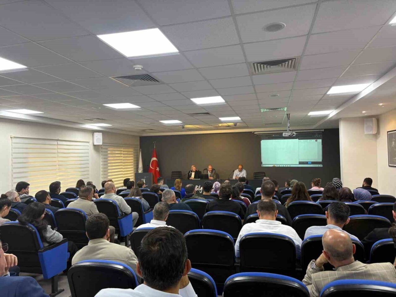 Sakarya Uygulamalı Bilimler Üniversitesi'nde, 'Sayıştay Bulguları Eğitimi' düzenlendi. Eğitim, personelin