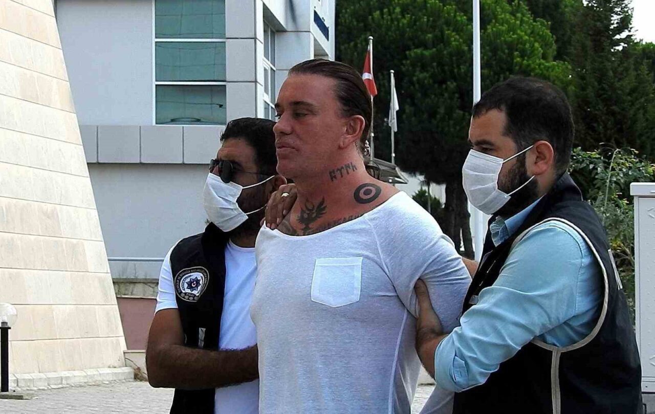 İzmir Cumhuriyet Başsavcılığı'nın yürüttüğü soruşturma kapsamında, organize suç örgütünün lideri