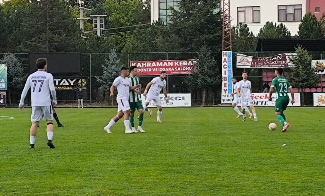 Afyonkarahisar Süper Amatör Ligi'nin 3. haftasında Şuhut Belediye Hisarspor, sahasında