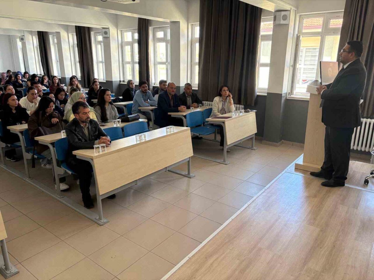 Afyonkarahisar'ın Şuhut ilçesinde "İlk Kıblemiz Mescid-i Aksa" başlıklı bir konferans